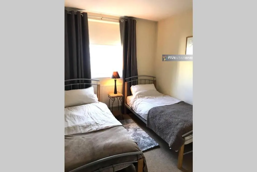 Apartmán Waterfront Living In Leith With Free Parking! Edinburgh 0*,  Velká Británie