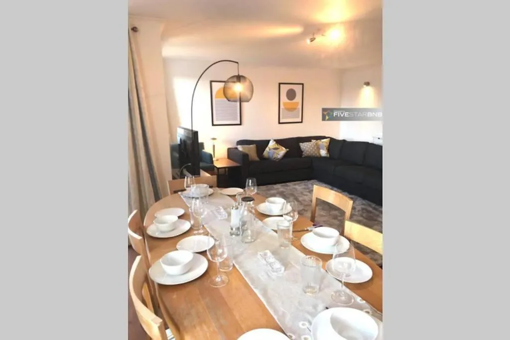 Apartmán Waterfront Living In Leith With Free Parking! Edinburgh 0*,  Velká Británie