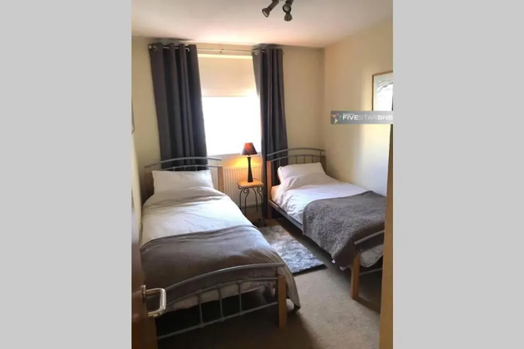 Waterfront Living In Leith With Free Parking! Lejlighed Edinburgh