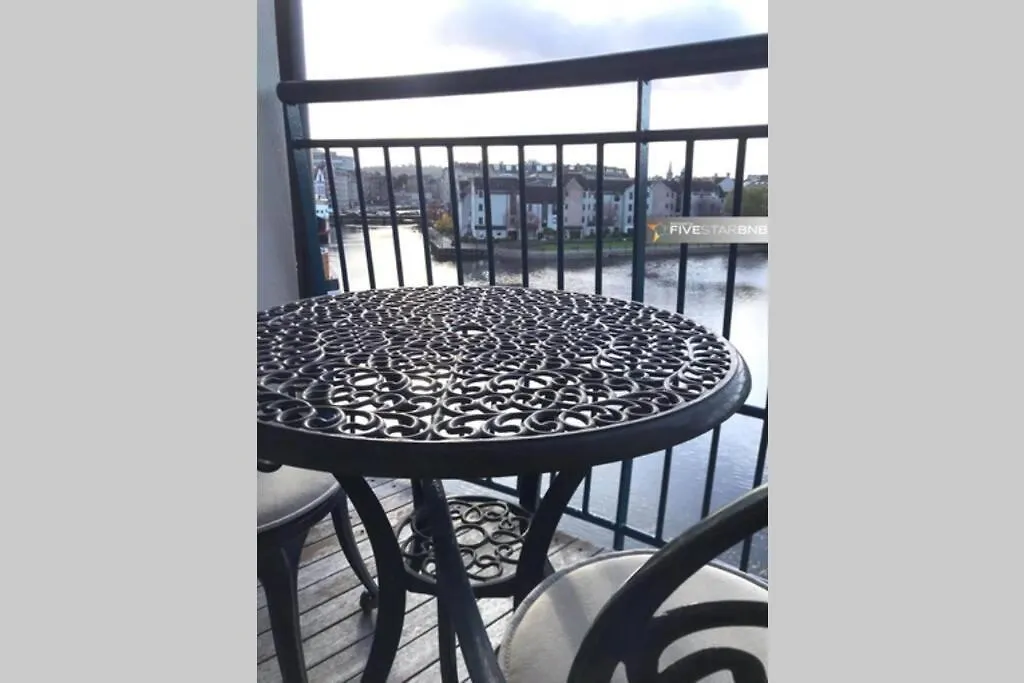 Waterfront Living In Leith With Free Parking! Lejlighed Edinburgh 0*,  Storbritannien