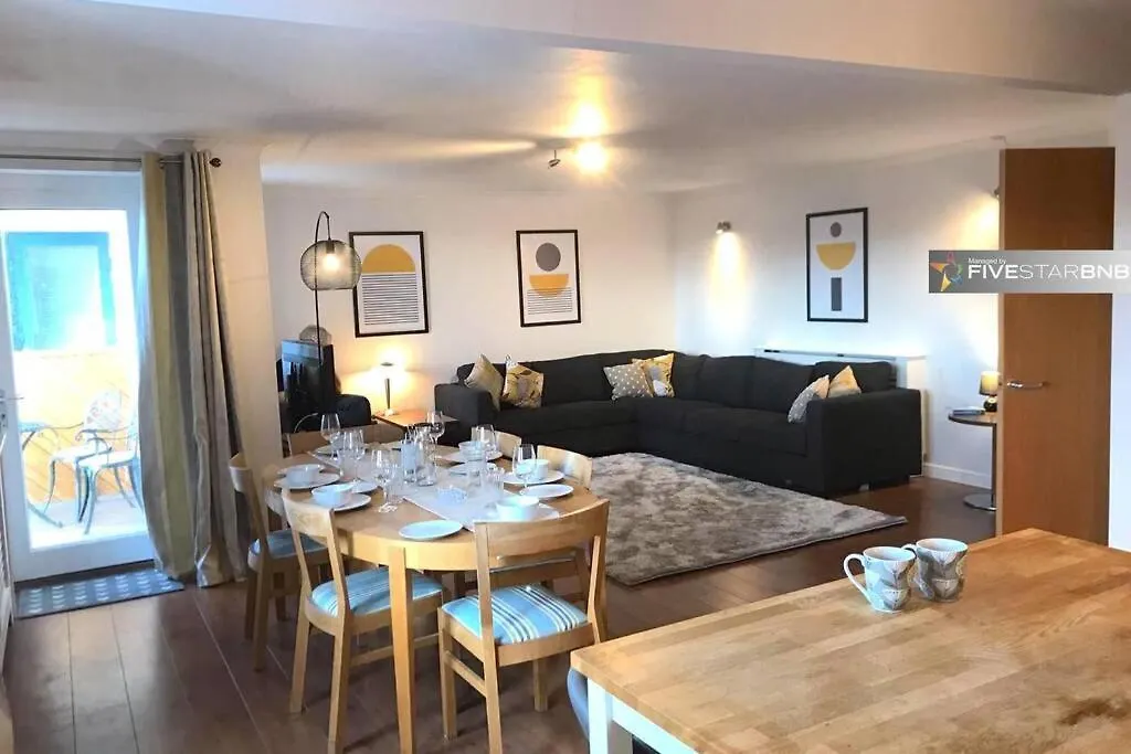 Waterfront Living In Leith With Free Parking! Lejlighed Edinburgh Storbritannien