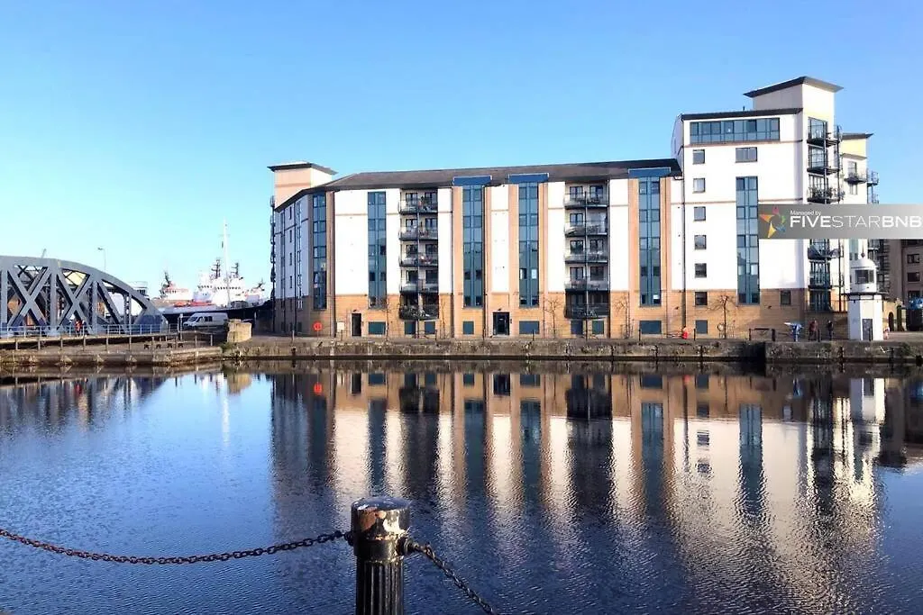 Waterfront Living In Leith With Free Parking! Lejlighed Edinburgh