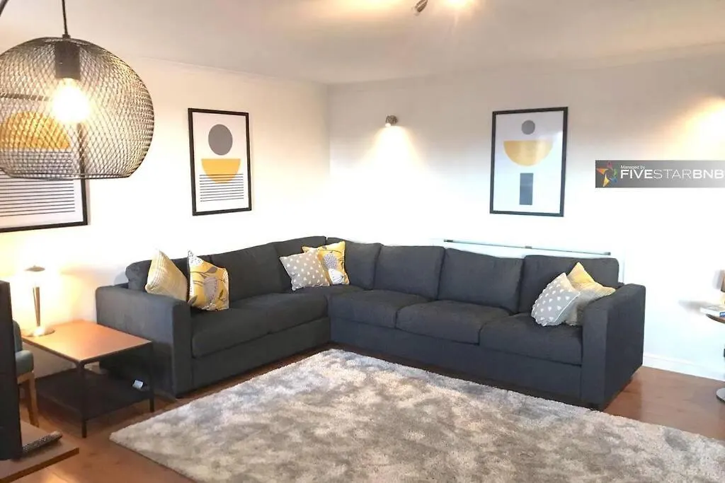 Appartement Waterfront Living In Leith With Free Parking! à Édimbourg