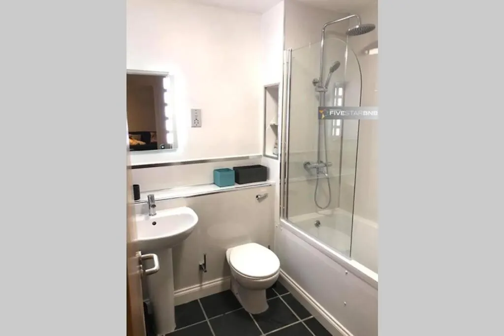 Appartement Waterfront Living In Leith With Free Parking! à Édimbourg